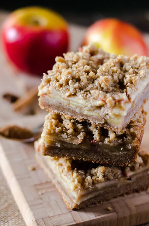 Blondies, fall style! Chai-Spiced Apple Crumble Blondies combine the flavors of the season with the brownie's brown sugared-little sister.