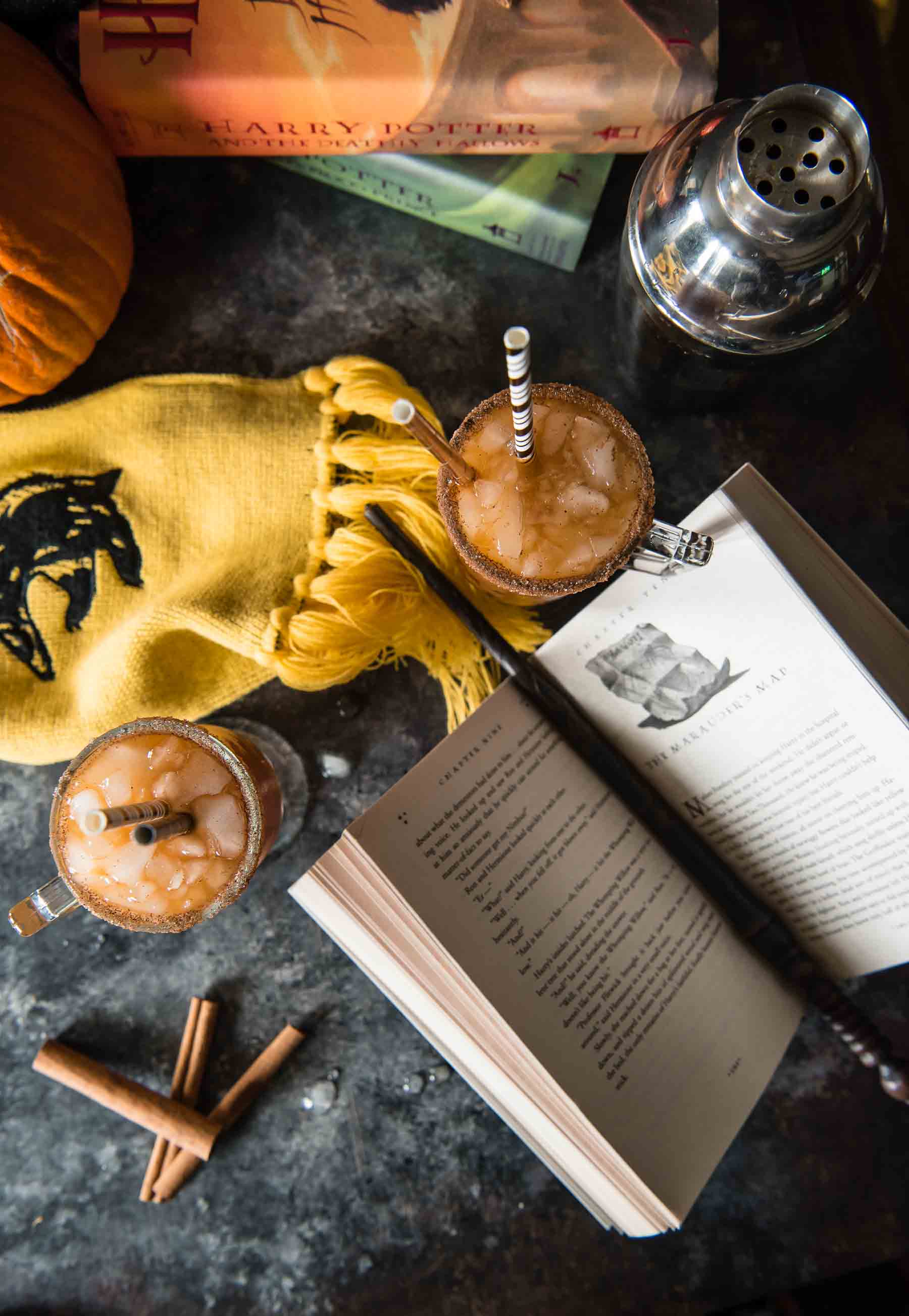 Who says adults can't enjoy Harry Potter?! This "Grown Up" Potter Pumpkin Juice cocktail spikes Hogsmeade's popular drink with bourbon whiskey, Slytherin style!