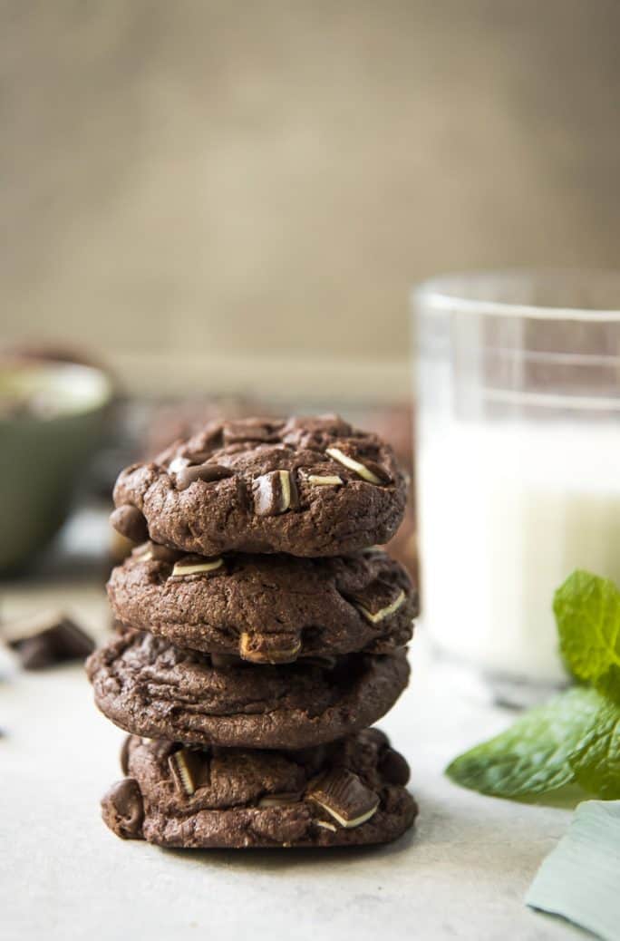 Mint Chocolate Chip Cake Mix Cookies • The Crumby Kitchen