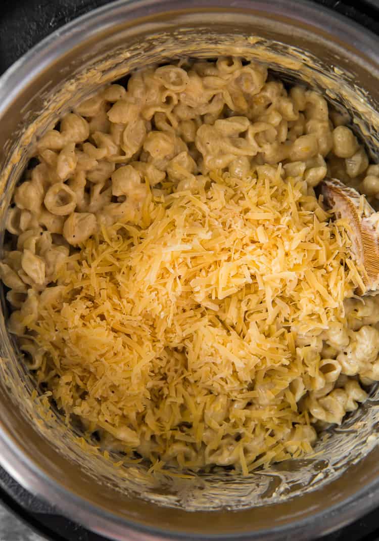 cheese and pasta in an instant pot